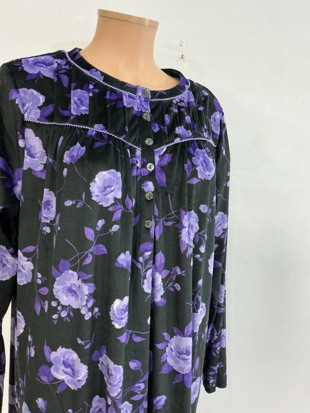 Purple Floral Velvet Night Gown Pajamas Womens Large - Picture 5 of 8